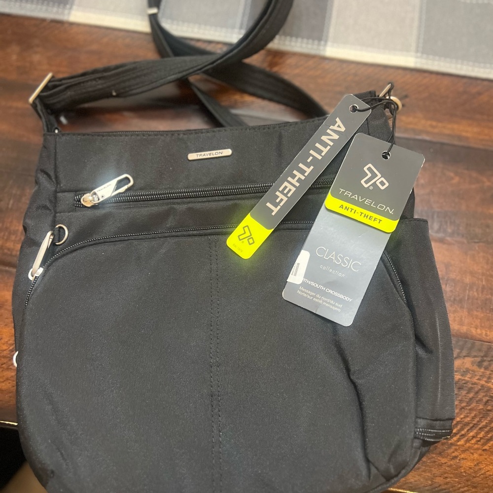 Travelon Anti-Theft Classic Black Messenger Bag